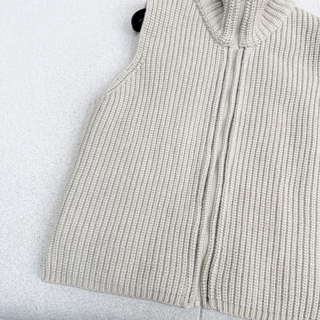 原单品质 lp🆕 25Ss———秋冬最新款拼接针织立领羽绒马甲 🤍小立领立体剪裁版型设计 国标90白鹅绒