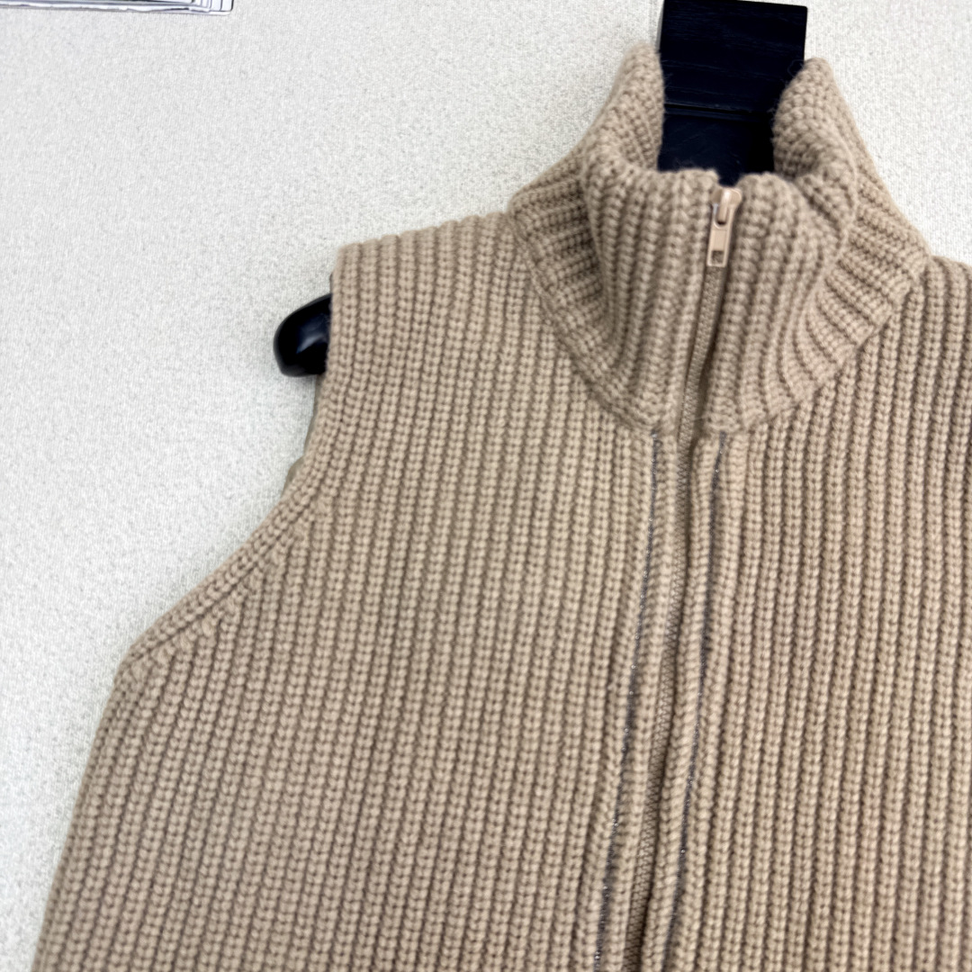 原单品质 lp🆕 25Ss———秋冬最新款拼接针织立领羽绒马甲 🤍小立领立体剪裁版型设计 国标90白鹅绒