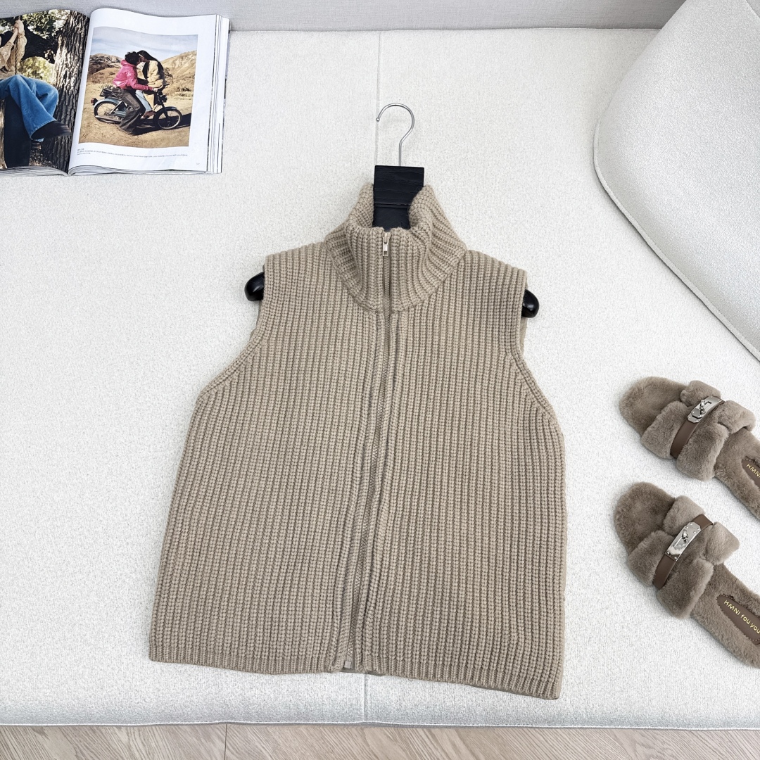 原单品质 lp🆕 25Ss———秋冬最新款拼接针织立领羽绒马甲 🤍小立领立体剪裁版型设计 国标90白鹅绒