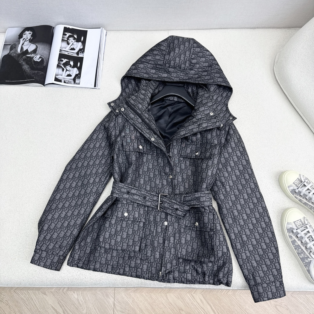 独家首发 爆单系列款 CD 25Ss———最新款满D提花连帽中长款夹克外套 🩶四个工装大口袋～～背面lo