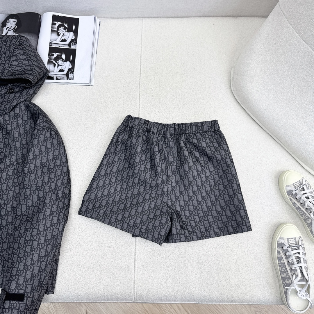 特价🉐️❗️现货齐码❗️不退不换❗️独家首发 CD 25Ss————早秋最新款经典松紧腰搭片裤裙🖤zg最