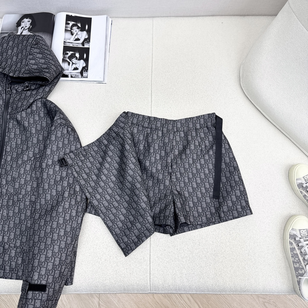 特价🉐️❗️现货齐码❗️不退不换❗️独家首发 CD 25Ss————早秋最新款经典松紧腰搭片裤裙🖤zg最