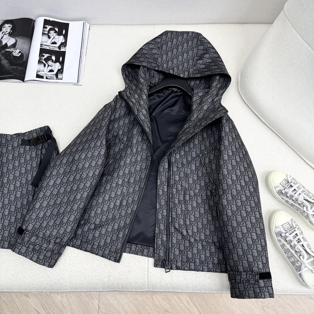 CD 25Ss————春夏最新款MissD 系列经典老花翻领夹克外套🖤进口科技塔夫绸 Oblique提花