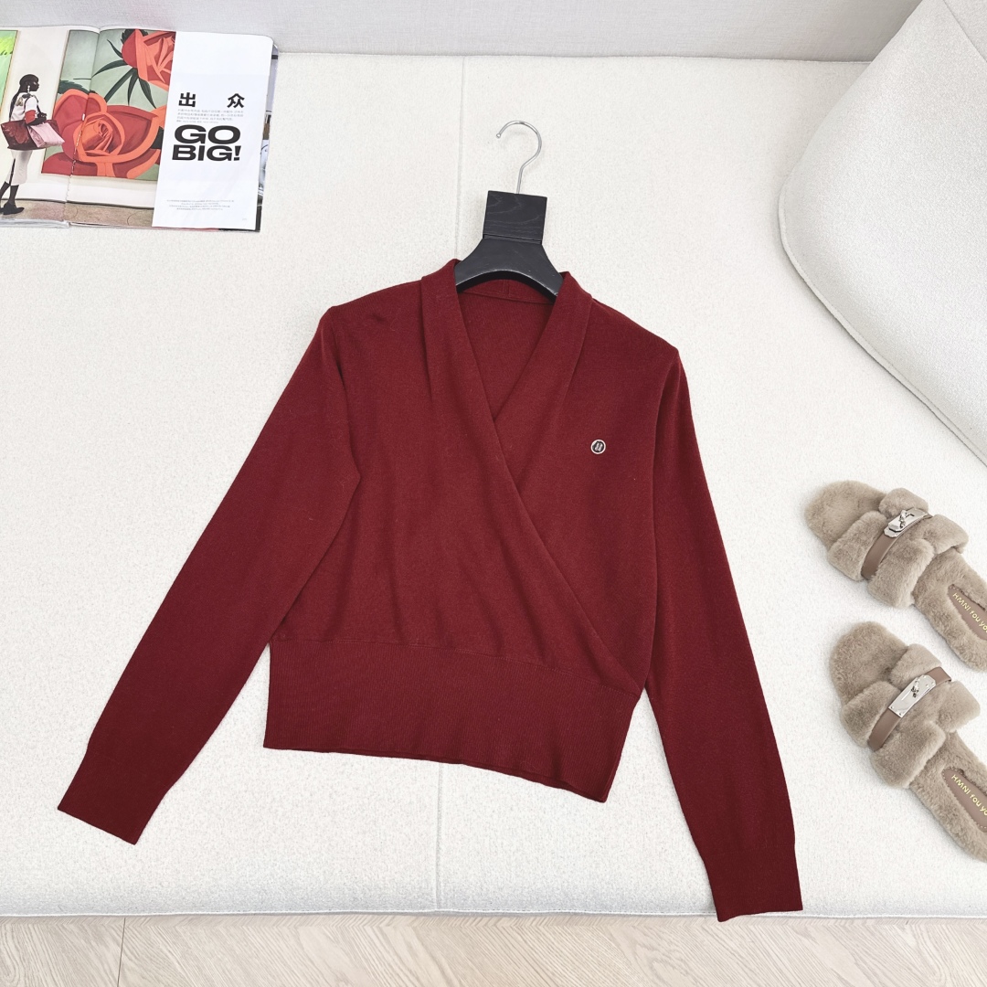 Women's V-Neck Wool Blend Knit Top - Slim Fit, Comfortable Layering 7 cmp i1761502553763 9410 0 5