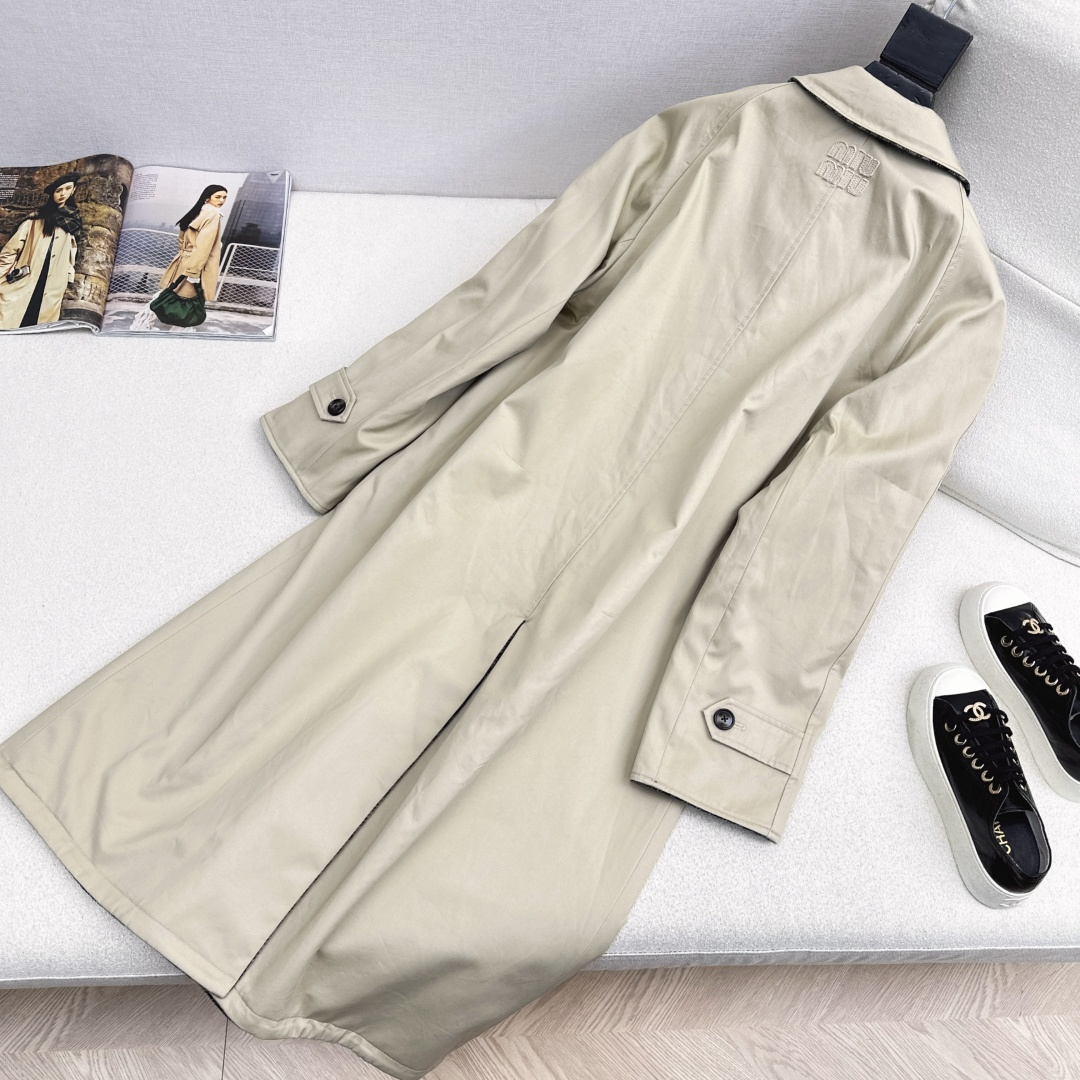 明星同款 Miu 25Ss————秋冬最新款双面穿设计长款风衣 🤎一面经典卡其色 一面羊毛格子面料 两面