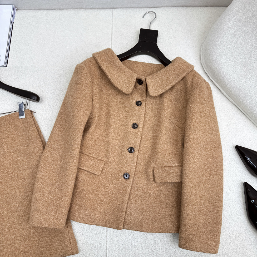 特价🉐️一套❗️现货齐码❗️不退不换❗️缪系复古法式穿搭 Miu 25Ss————秋冬最新款千金风毛呢套