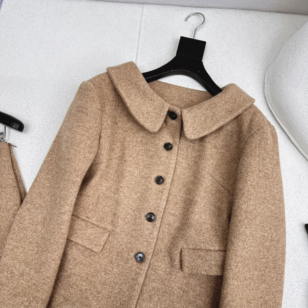 特价🉐️一套❗️现货齐码❗️不退不换❗️缪系复古法式穿搭 Miu 25Ss————秋冬最新款千金风毛呢套