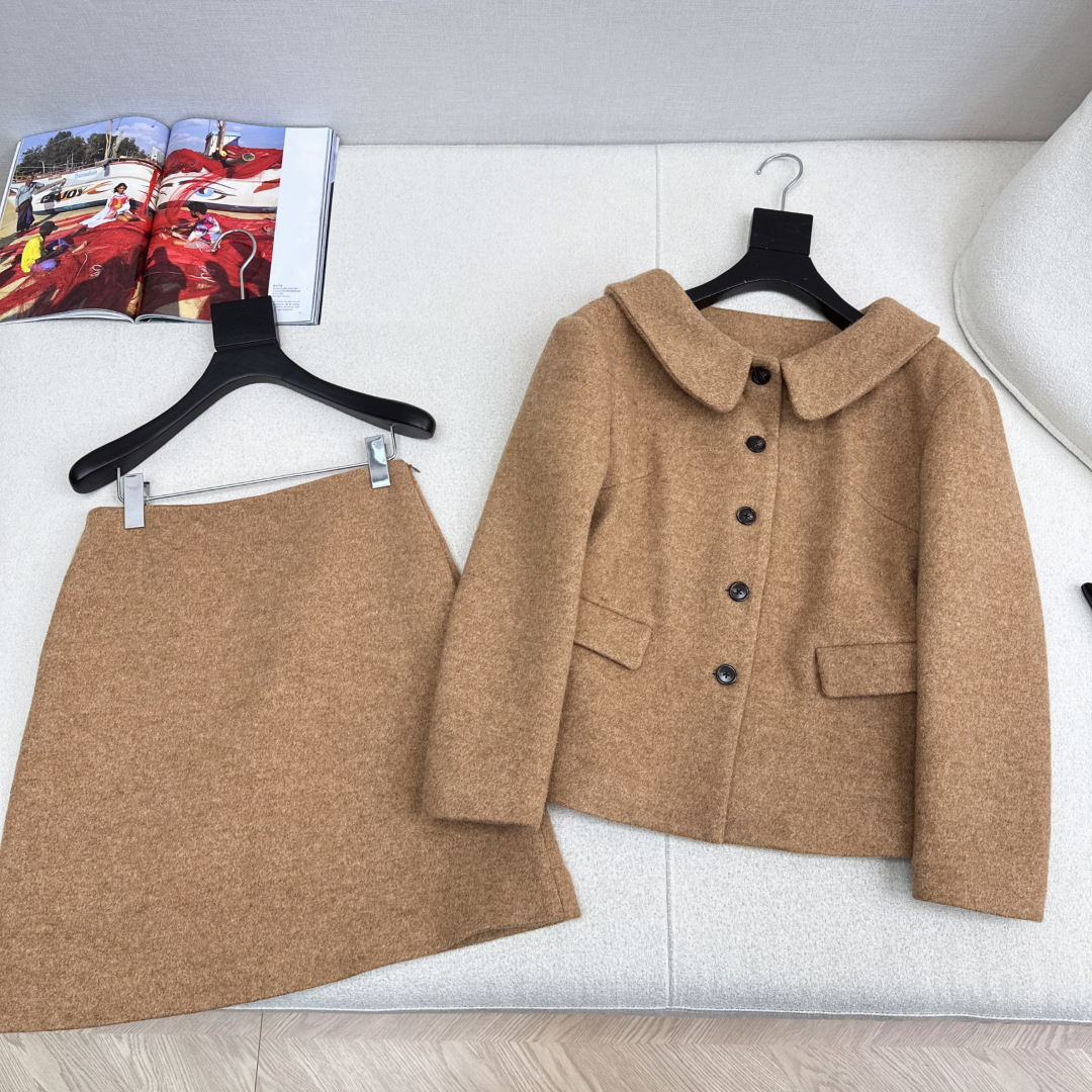 特价🉐️一套❗️现货齐码❗️不退不换❗️缪系复古法式穿搭 Miu 25Ss————秋冬最新款千金风毛呢套