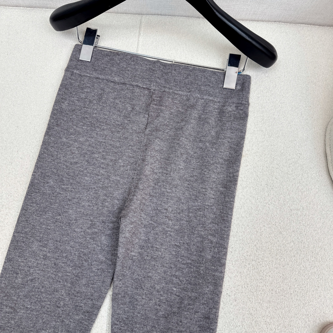 特价🉐️❗️现货齐码❗️不退不换❗️入冬必备 Bc 25Ss————秋冬最新款经典logo字母装饰针织打