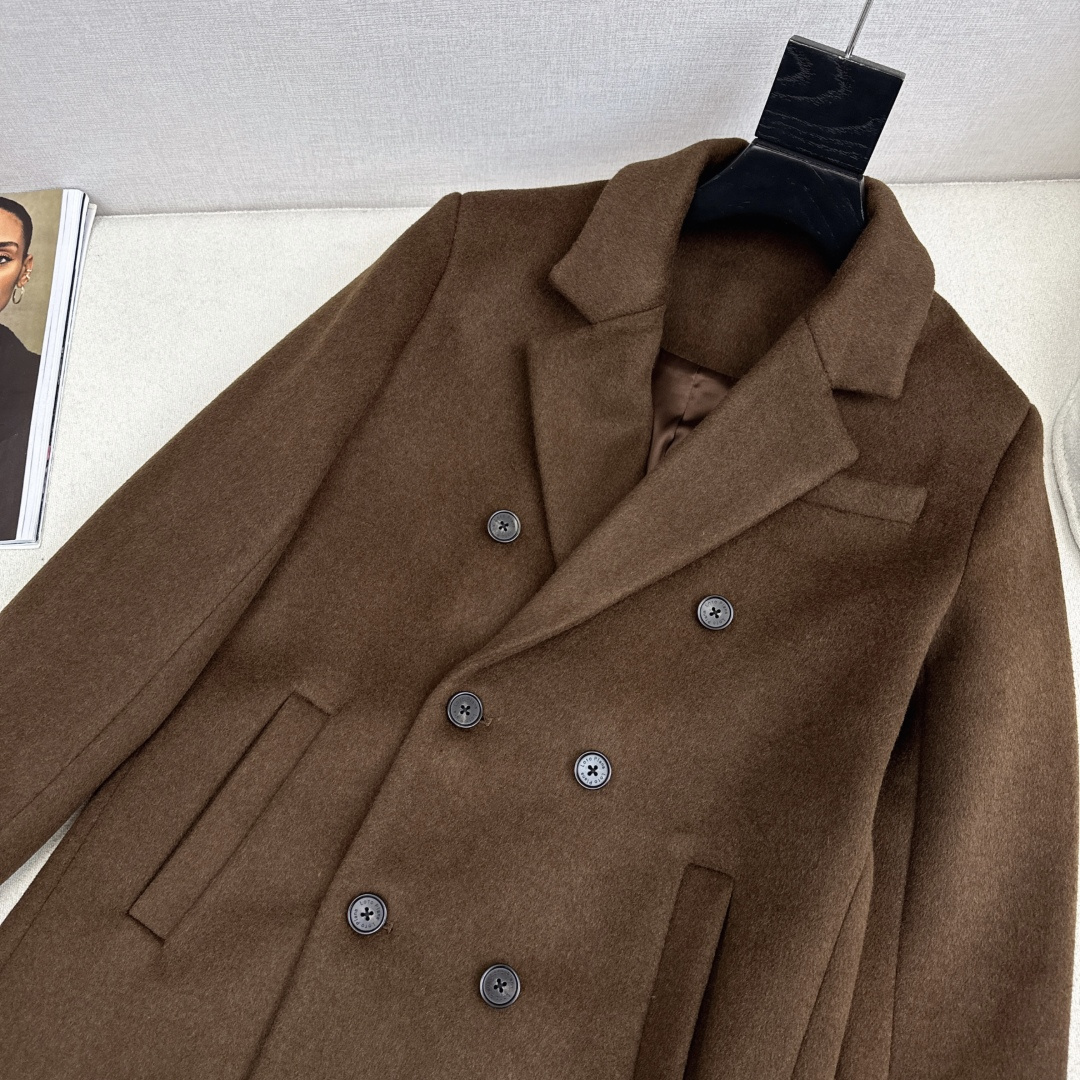 特价🉐️ ❗️现货齐码❗️不退不换❗️时髦复古～lp🆕 25Ss————秋冬最新款双排扣羊毛呢大衣外套🤎