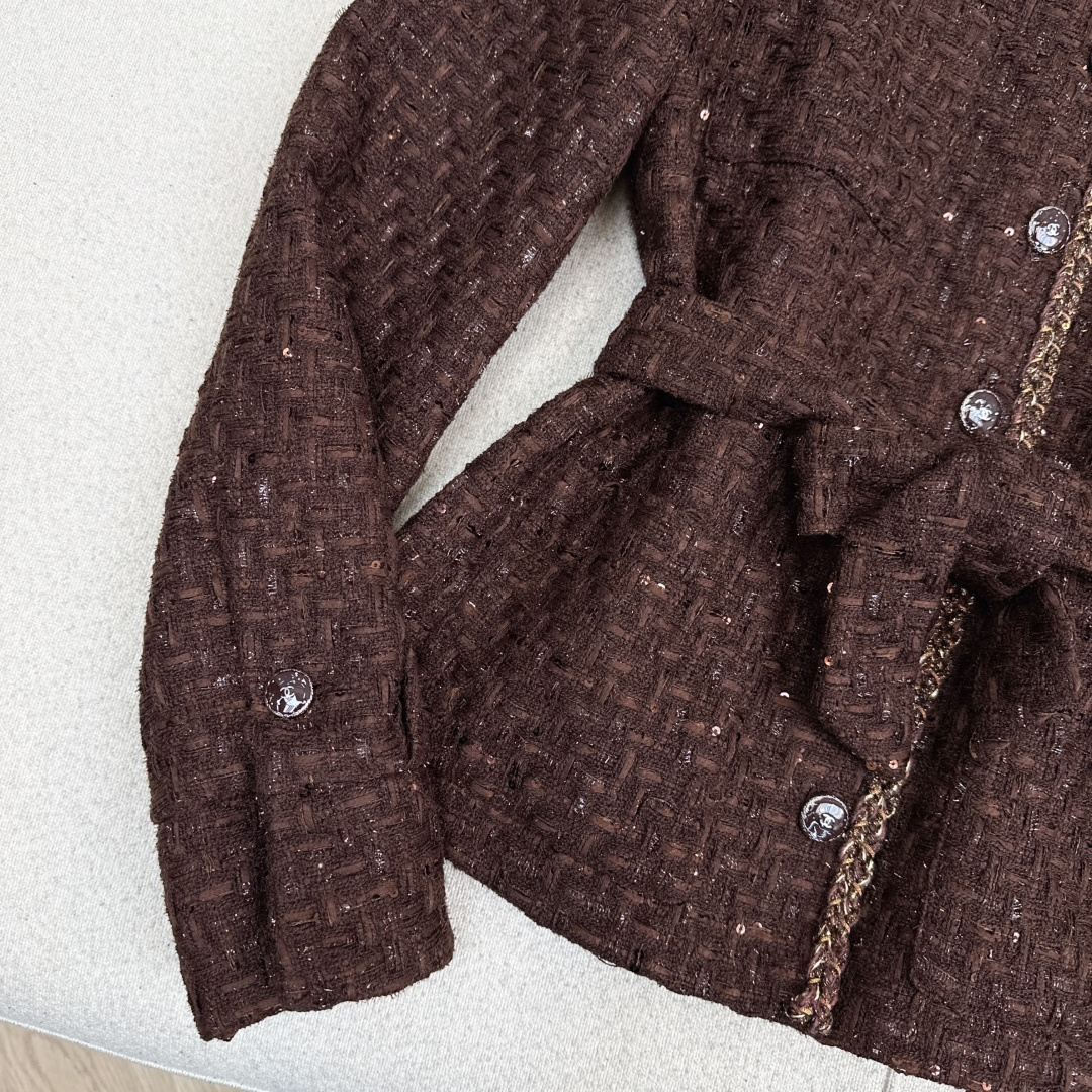 特价🉐️ ❗️现货齐码❗️不退不换❗️贵气范儿～ C家 25Ss————秋冬最新款精致编织套装 🤎翻领四