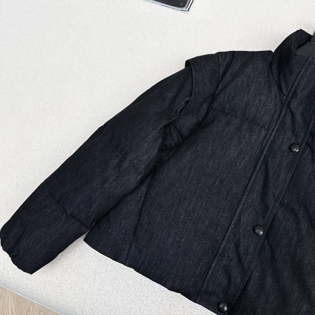 特价🉐️❗️现货齐码❗️不退不换❗️可拆卸两穿款～ Ce 25Ss———秋冬最新款三角皮标牌装饰面包羽绒