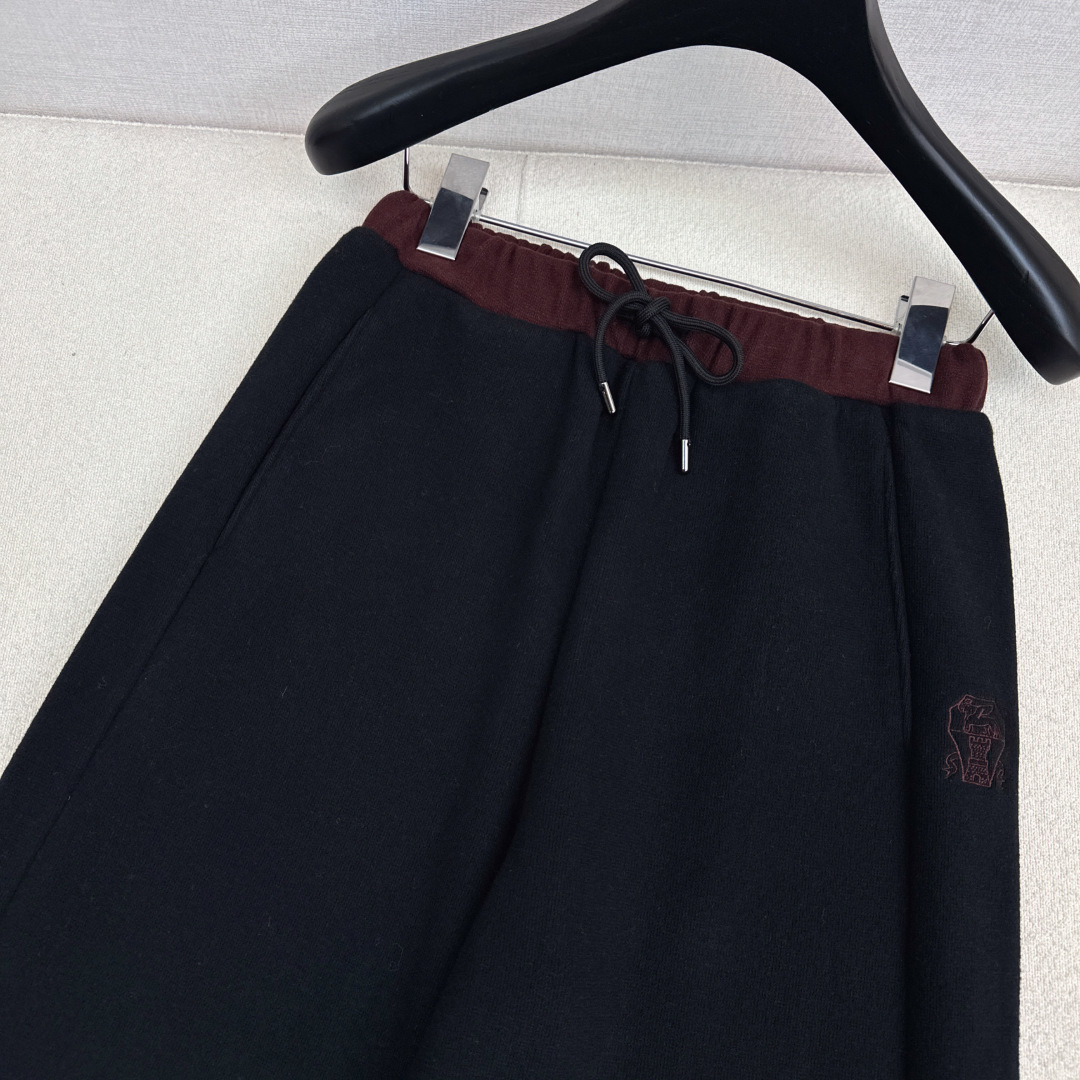 长期主义穿搭 Bc 25Ss————秋冬最新款撞色拼接休闲直筒裤🖤定位刺绣标识简约时髦感 经典松紧腰直筒