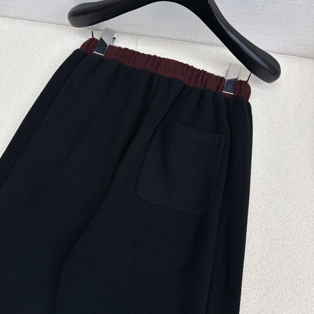 长期主义穿搭 Bc 25Ss————秋冬最新款撞色拼接休闲直筒裤🖤定位刺绣标识简约时髦感 经典松紧腰直筒