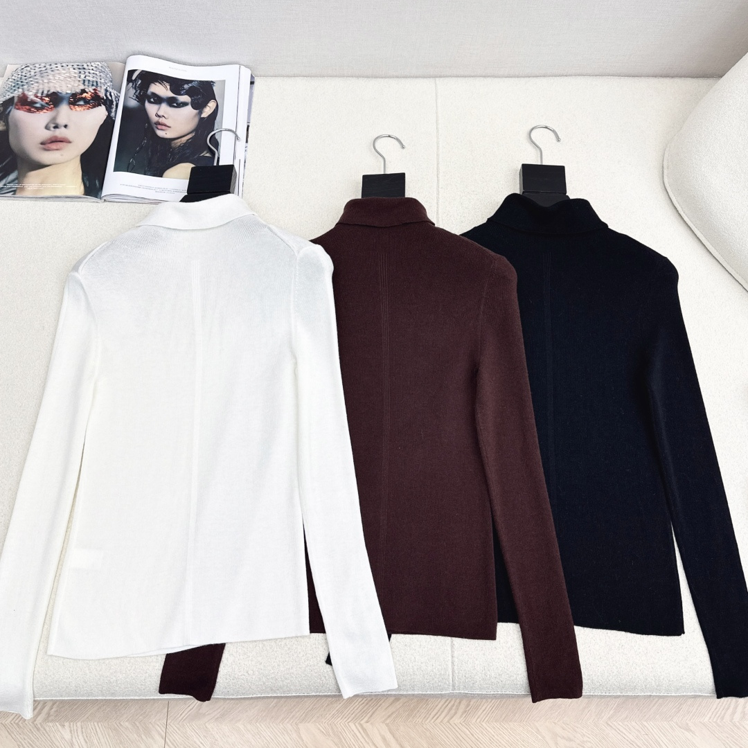 人手必备 Bc 25Ss————秋冬最新款经典logo刺绣装饰高领打底衫 🖤日常必备款 各种好穿好搭配 