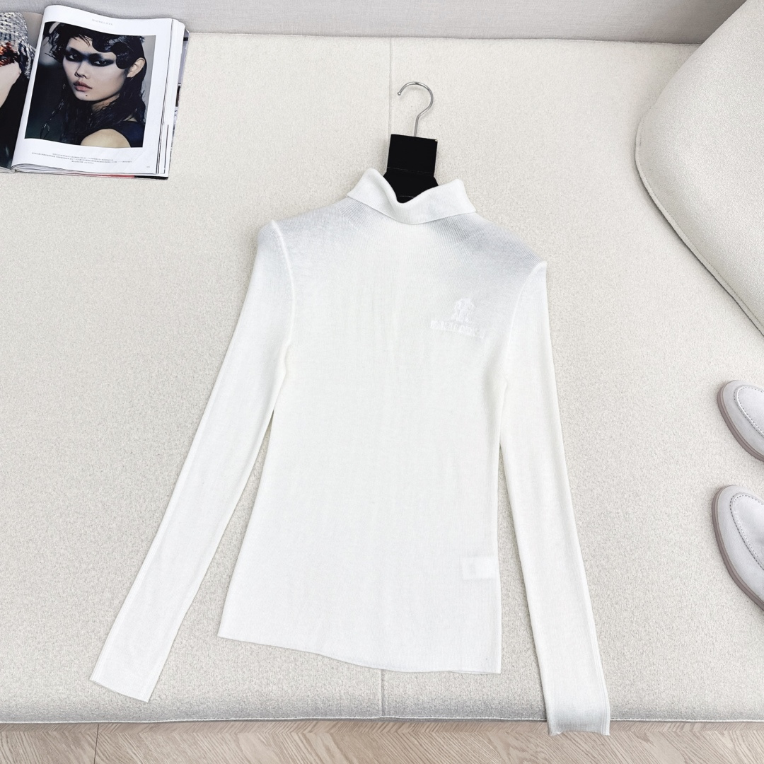 人手必备 Bc 25Ss————秋冬最新款经典logo刺绣装饰高领打底衫 🖤日常必备款 各种好穿好搭配 