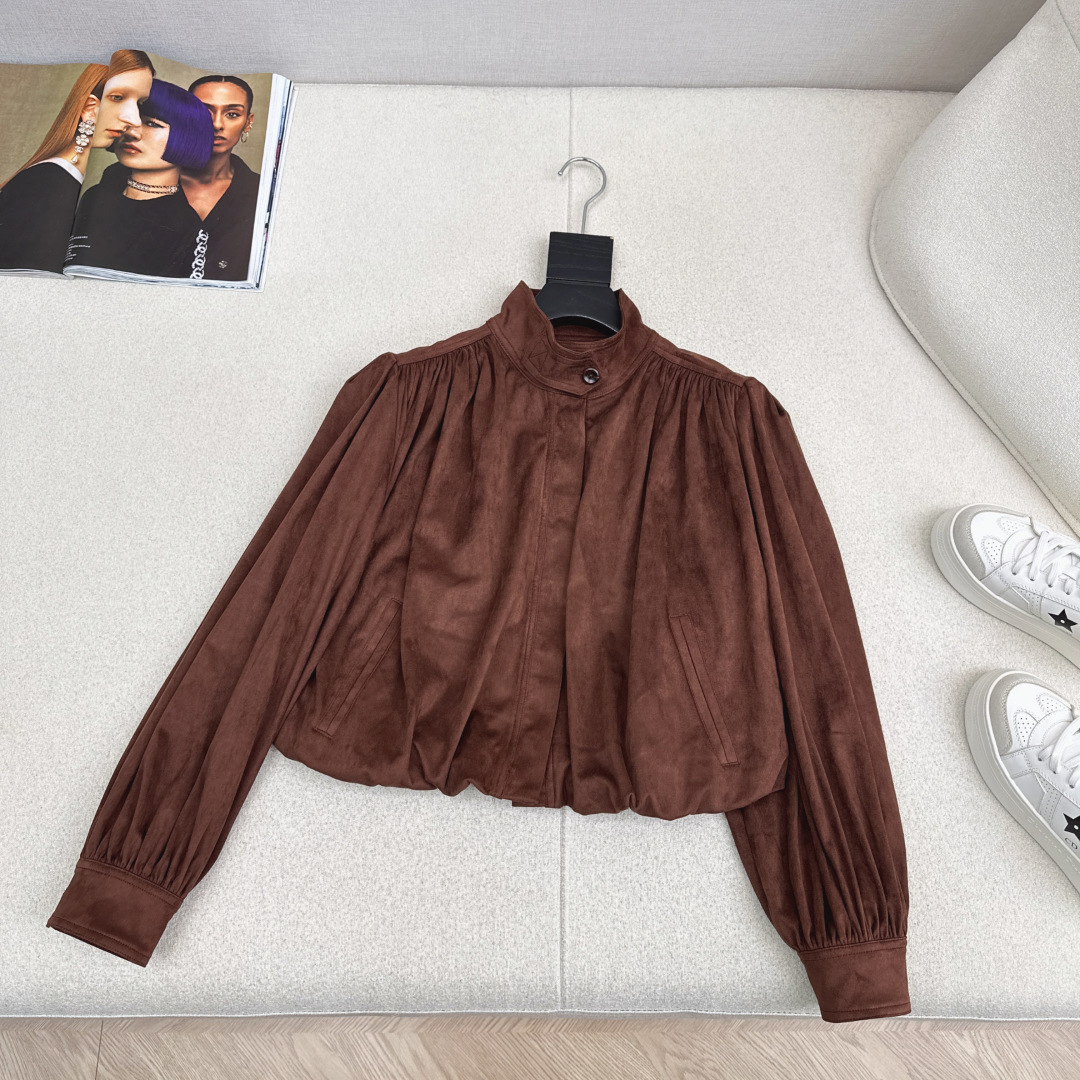 特价🉐️❗️现货齐码❗️不退不换❗️独家首发 Ch～E 26Ss———早春最新款环保麂皮绒立领小短款外套