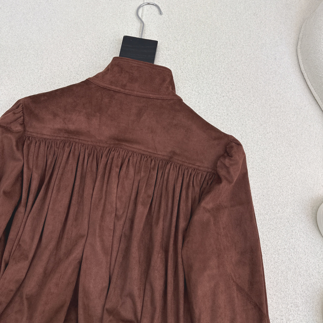 特价🉐️❗️现货齐码❗️不退不换❗️独家首发 Ch～E 26Ss———早春最新款环保麂皮绒立领小短款外套