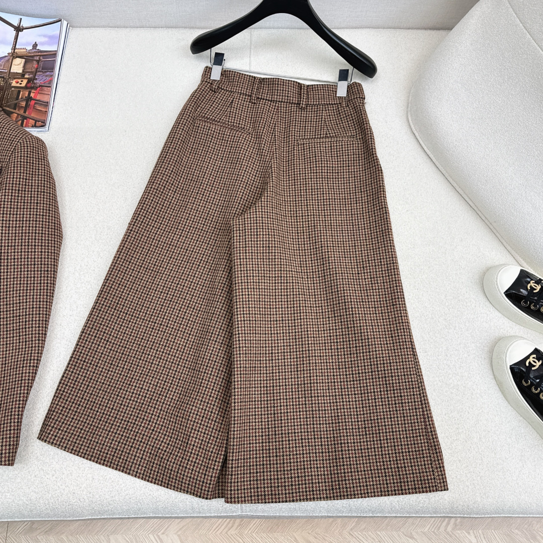 特价🉐️❗️SM❗️不退不换❗️独家款～ CE 25Ss———秋冬最新款千格纹羊毛套装🤎西装外套+高腰裙
