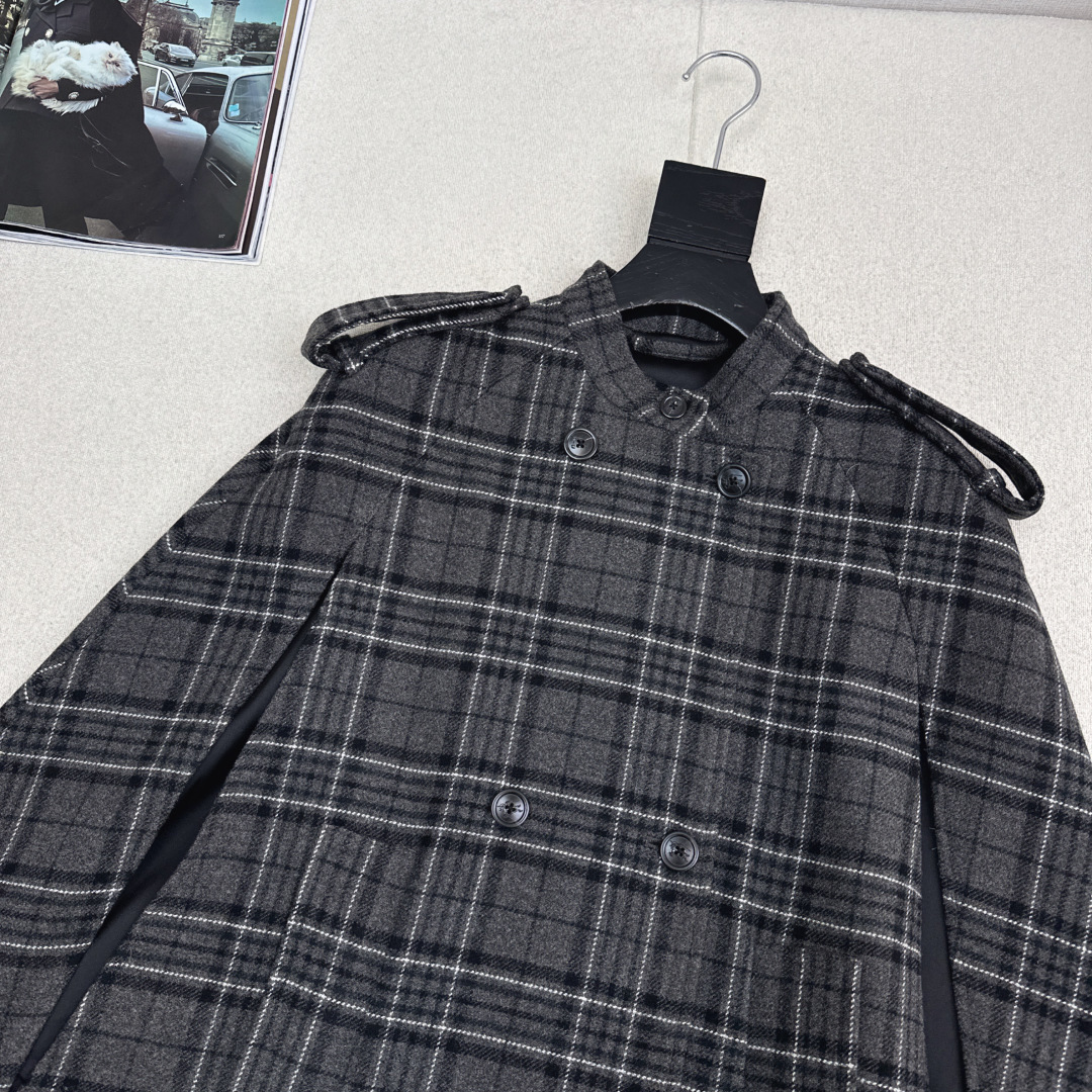 独家首发 Bur 26Ss————秋冬最新款经典格纹图案斗篷外套🖤原版定制工艺 帅气摩登 高级英伦格纹图
