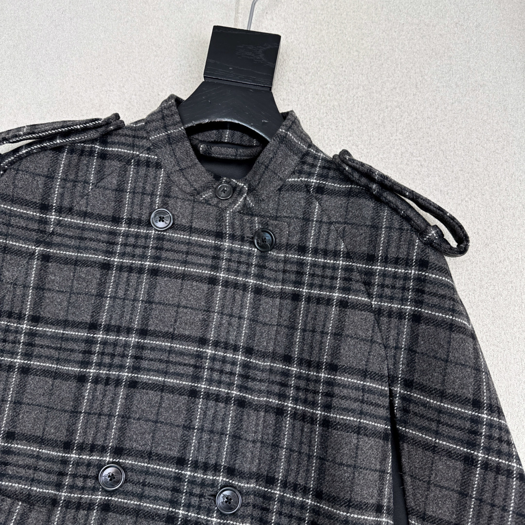 独家首发 Bur 26Ss————秋冬最新款经典格纹图案斗篷外套🖤原版定制工艺 帅气摩登 高级英伦格纹图