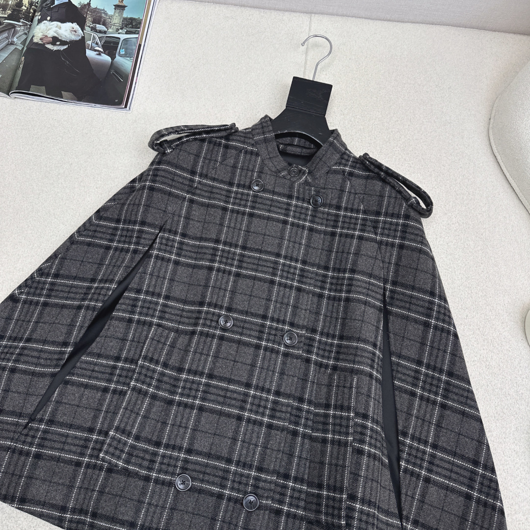 独家首发 Bur 26Ss————秋冬最新款经典格纹图案斗篷外套🖤原版定制工艺 帅气摩登 高级英伦格纹图