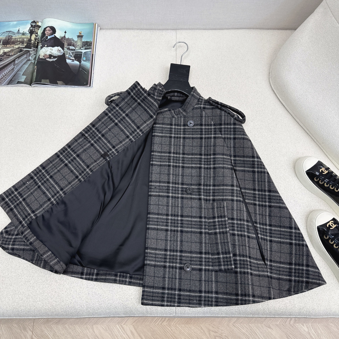 独家首发 Bur 26Ss————秋冬最新款经典格纹图案斗篷外套🖤原版定制工艺 帅气摩登 高级英伦格纹图