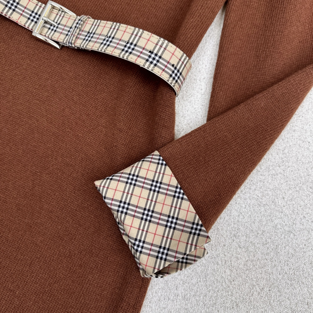 特价🉐️❗️现货齐码❗️不退不换❗️时髦秋冬裙子 Bur 25Ss————秋冬最新款假两件拼接做法高领羊