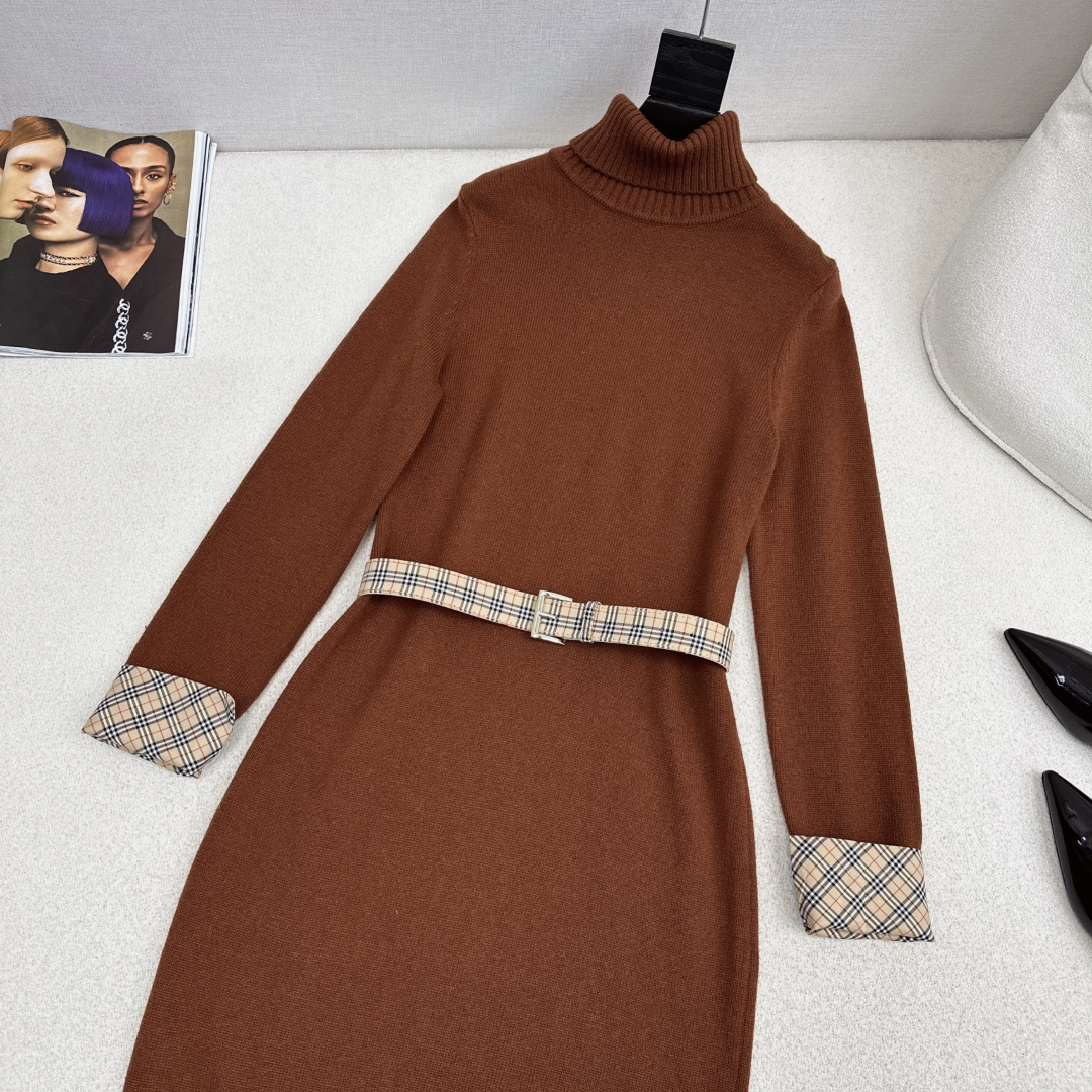特价🉐️❗️现货齐码❗️不退不换❗️时髦秋冬裙子 Bur 25Ss————秋冬最新款假两件拼接做法高领羊