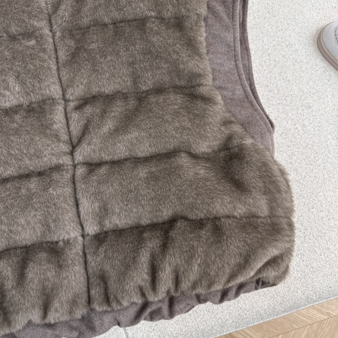 独家款～Bc 25Ss————秋冬最新款立领羊毛呢拼接环保毛绒绒羽绒马甲🖤定制羊毛呢面料+环保毛绒绒面料