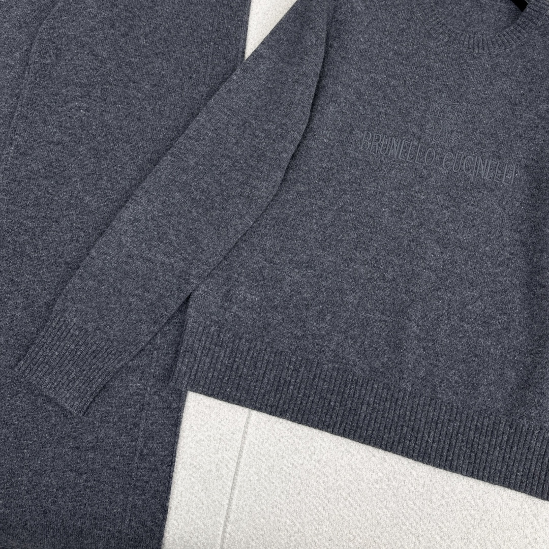 独家首发 Bc 26Ss———早春最新款慵懒风羊毛套装🩶字母刺绣图案圆领毛衣+松紧腰直筒裤 爆单款美拉德