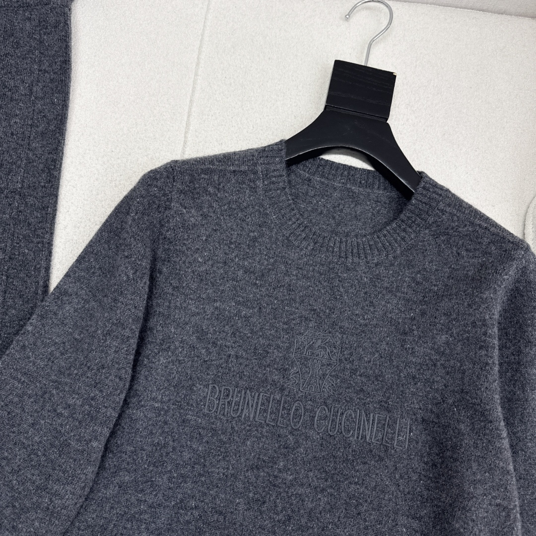 独家首发 Bc 26Ss———早春最新款慵懒风羊毛套装🩶字母刺绣图案圆领毛衣+松紧腰直筒裤 爆单款美拉德