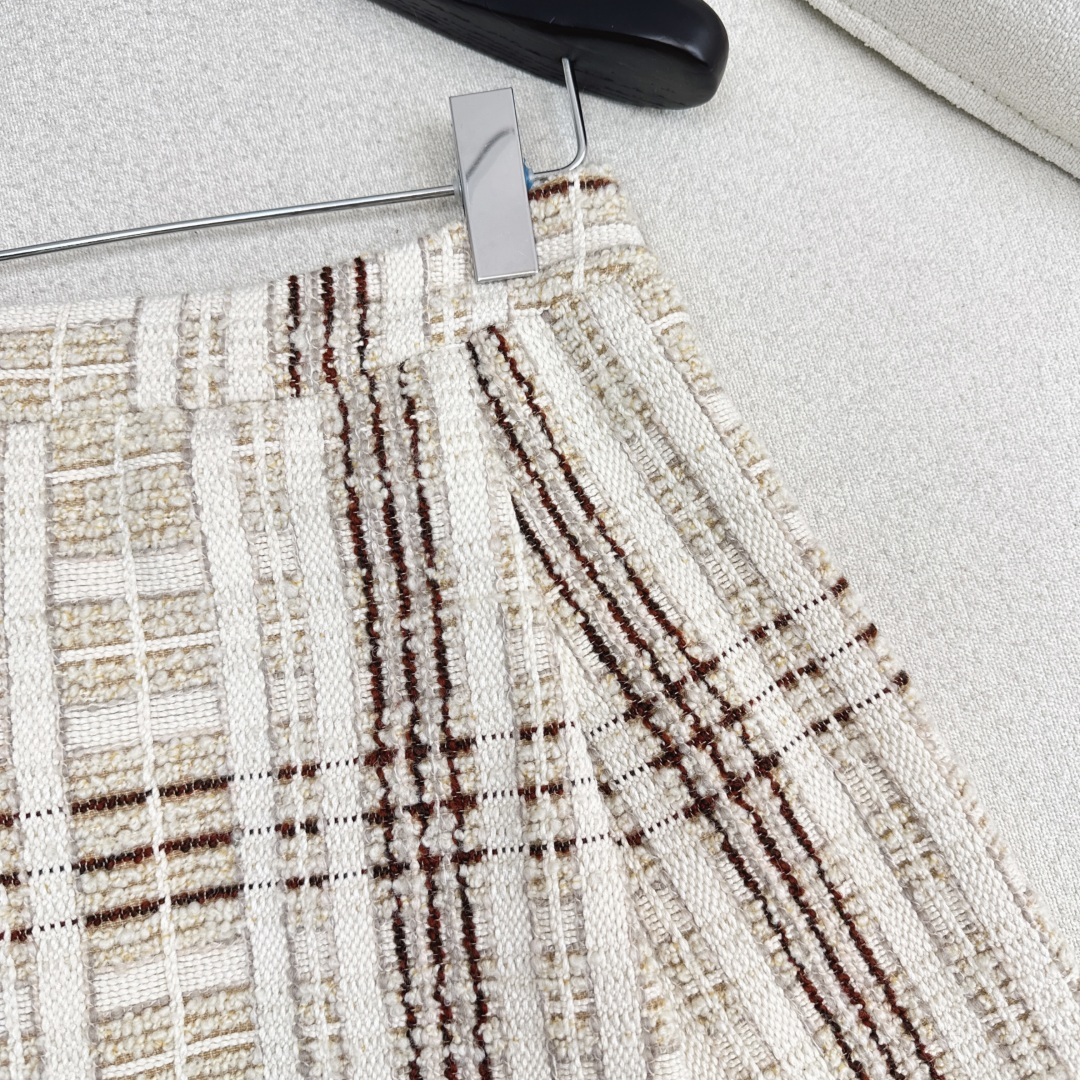 特价🉐️❗️现货齐码❗️不退不换❗️独家首发 LP Ss————秋冬最新款格纹羊毛混纺粗花呢高腰半裙🤍原