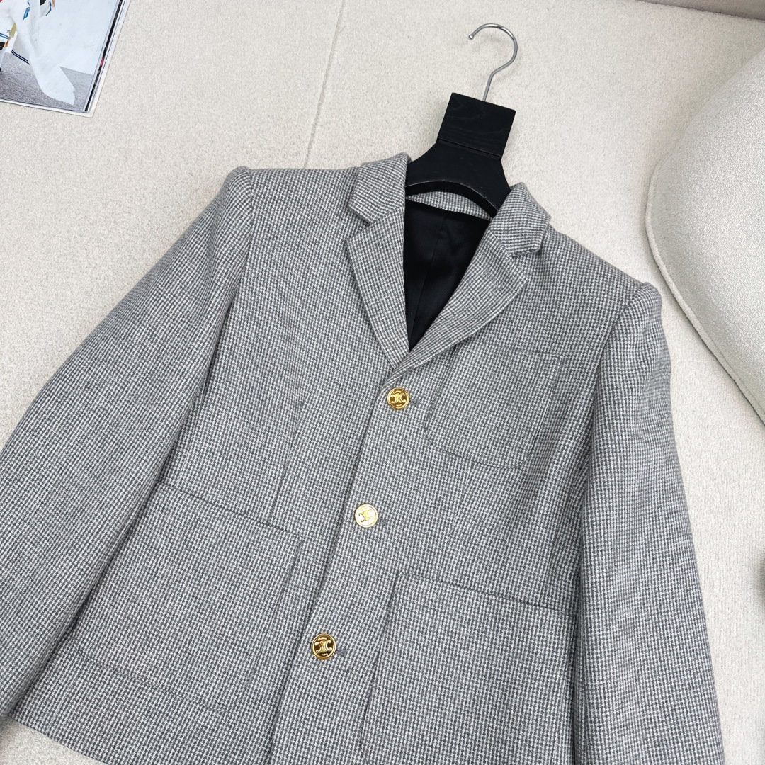 减龄学院风穿搭 CE 26Ss———— 早春最新款高级羊毛西装外套🩶定制的灰色千鸟格精仿羊毛面料 非常有