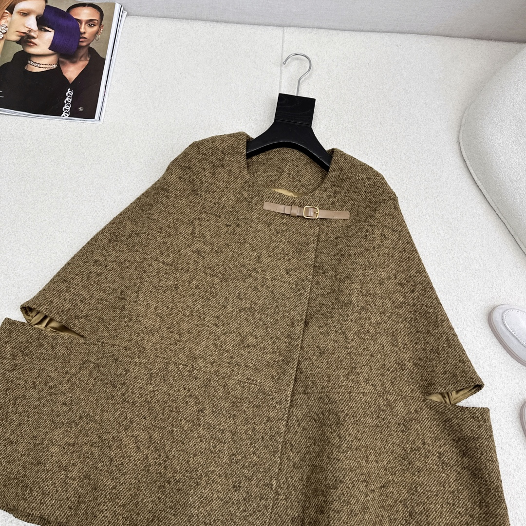 财阀千金穿搭 LSs———早春最新款小香风粗纺斗篷外套🤎绝美高级面料实物超美 立体肌理感精致感满满 上身