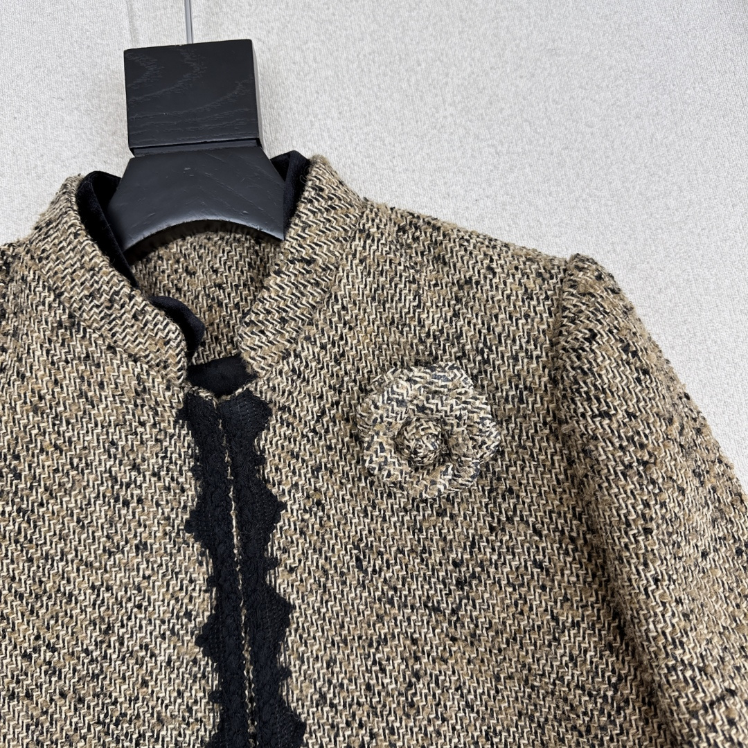 C家 26Ss———早春最新款小香风编织粗纺花呢外套🤎 绝美高级编织面料实物超美 立体肌理感精致感满满 