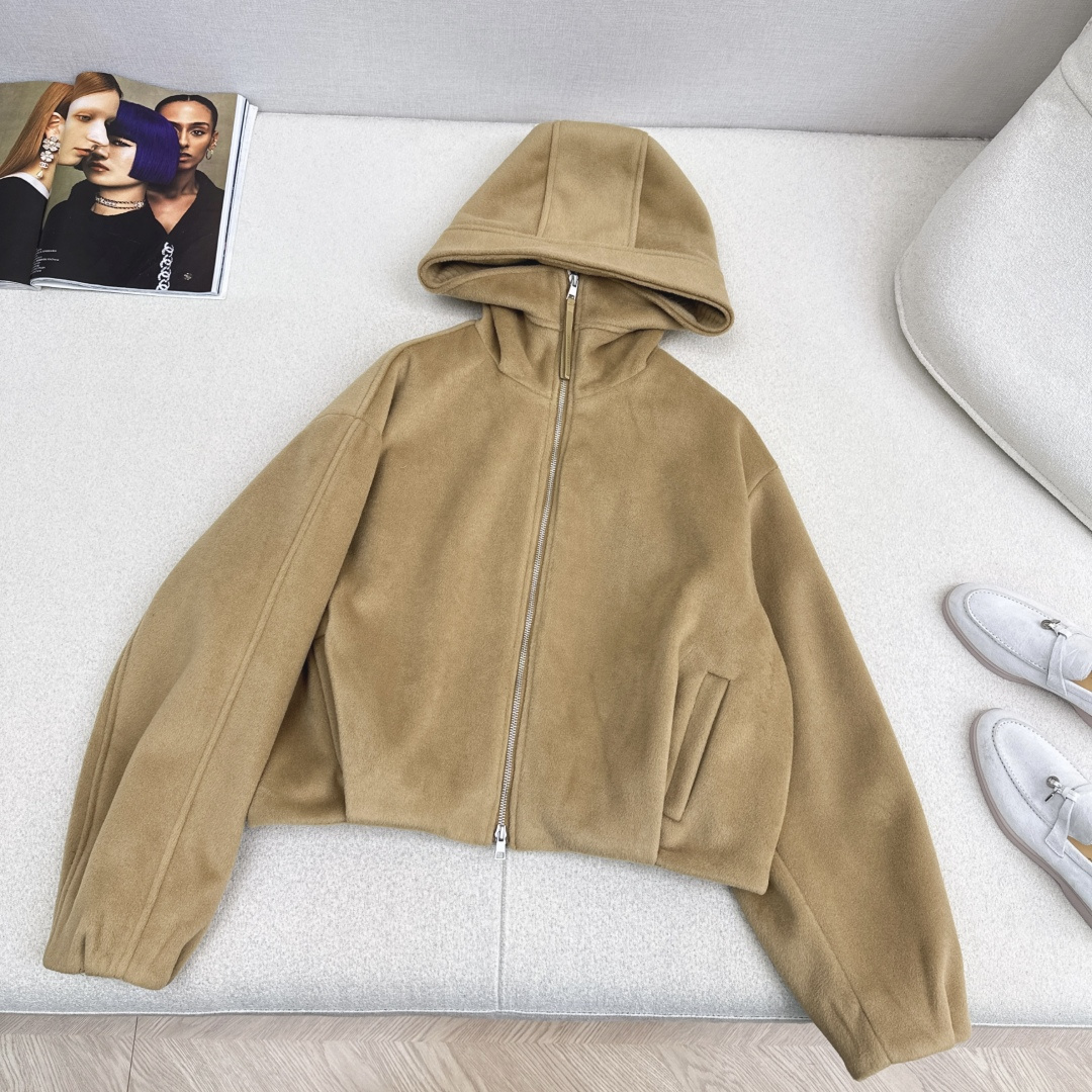 NO:661171,Recommended hot item: Canna~D 25Ss————The latest big goose wool nylon sports sweatshirt jacket in autumn and winter, high-end colors, super versatile, classic hooded loose fit, customized wool nylon material, warmth is also first-class, the classic style is basically a wardrobe must-have, the upper body effect is super good, two colors are available for sale sml (S size shoulder width 51 bust 120 length 52 manual measurement error), Canada Goose-clothing, hoodie, sweatshirts, jackets &  coats,hats, 19860909爆单款推荐 Canna～D 25Ss————秋冬最新款大鹅羊毛尼运动卫衣外套高级色系超级百搭 经典连帽宽松版型 定制羊毛尼材质 保暖也是一流 经典款基本上都是衣柜必备款 上身效果超好 两色现货发售sml（s码肩宽51胸围120衣长52手工测量存在误差）,加拿大鹅-服装,hoodie,sweatshirts,jackets & coats,hats, ,Women's clothing