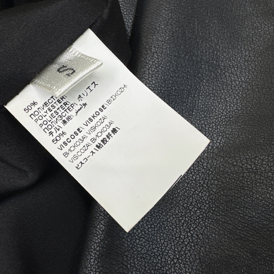 腔调感单品 Bc 25Ss————秋冬最新款百搭款长款包臀半裙🖤定制pu蛋白皮面料 推荐哦 上身效果很赞