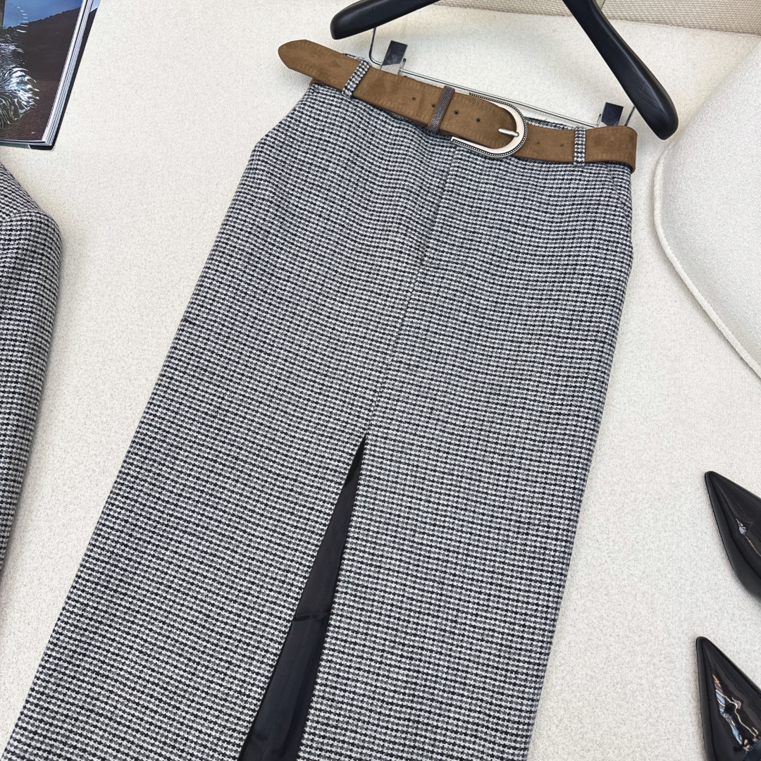 高智感穿搭 Bc 26Ss————早春最新款极简风穿搭复古千鸟格半裙🩶秋冬必入神器 包臀开叉裙摆设计利落