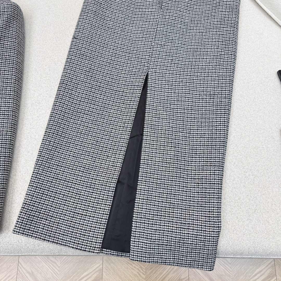 高智感穿搭 Bc 26Ss————早春最新款极简风穿搭复古千鸟格半裙🩶秋冬必入神器 包臀开叉裙摆设计利落