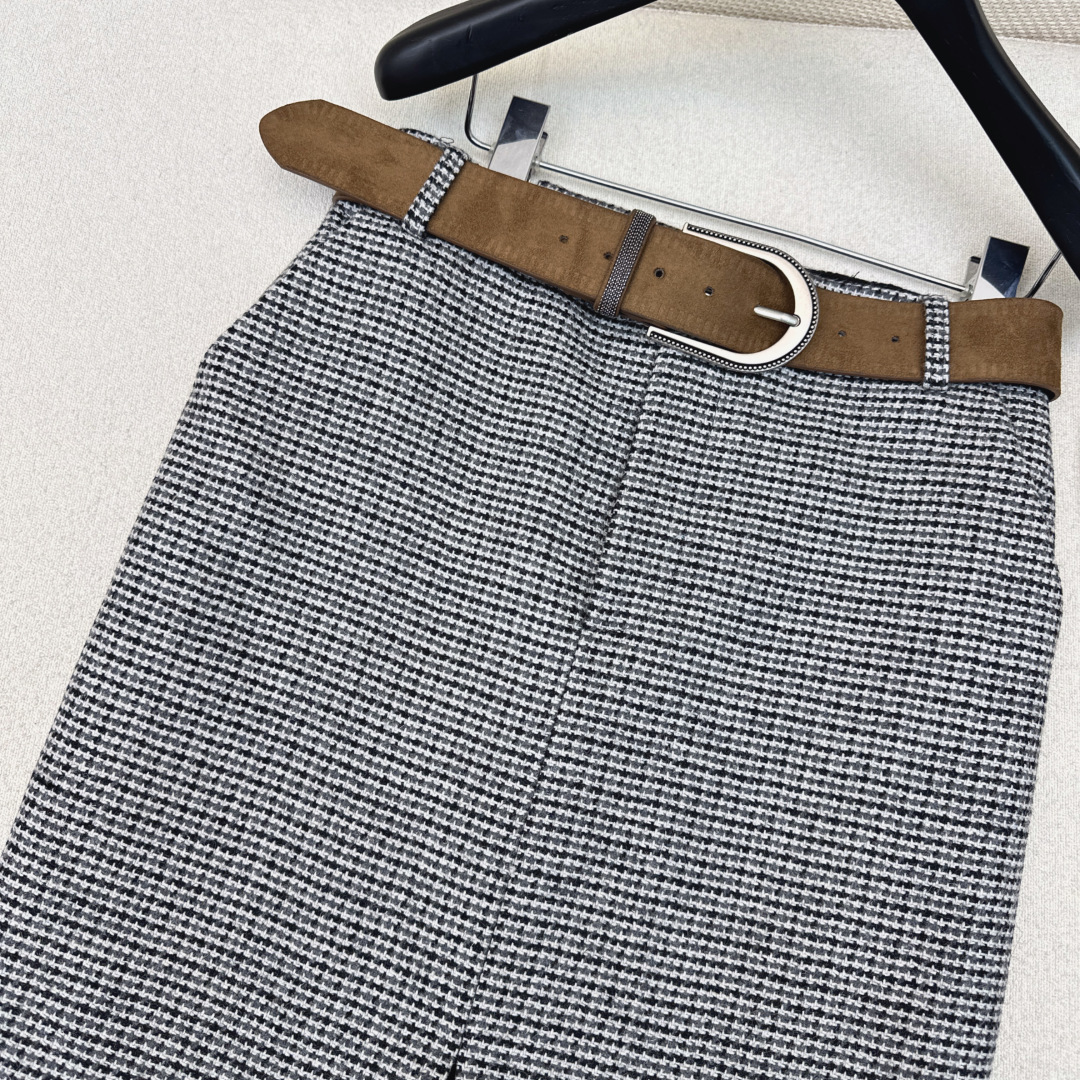 高智感穿搭 Bc 26Ss————早春最新款极简风穿搭复古千鸟格半裙🩶秋冬必入神器 包臀开叉裙摆设计利落