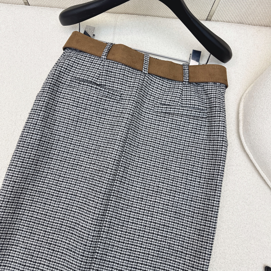 高智感穿搭 Bc 26Ss————早春最新款极简风穿搭复古千鸟格半裙🩶秋冬必入神器 包臀开叉裙摆设计利落