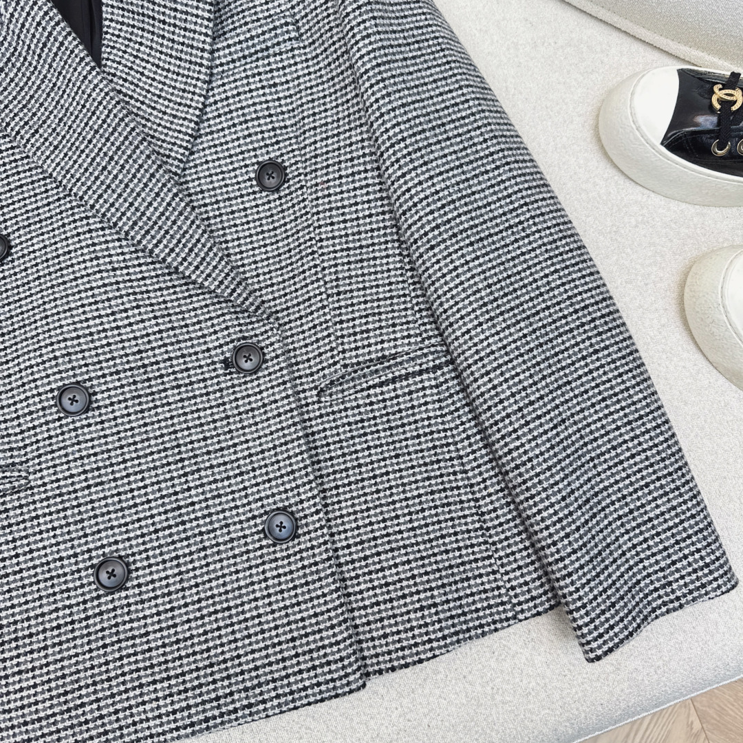 高智感穿搭 Bc 26Ss————早春最新款复古千鸟格双排扣西装外套 🩶秋冬必入神器 精裁设计利落通勤 