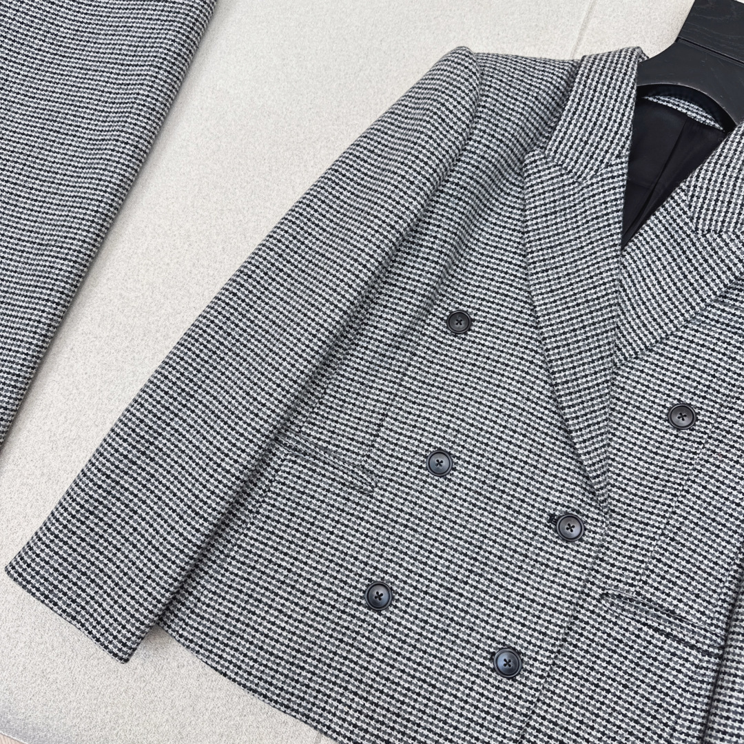 高智感穿搭 Bc 26Ss————早春最新款复古千鸟格双排扣西装外套 🩶秋冬必入神器 精裁设计利落通勤 