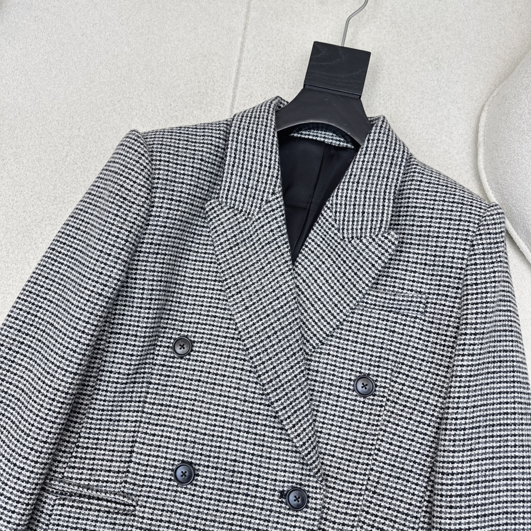 高智感穿搭 Bc 26Ss————早春最新款复古千鸟格双排扣西装外套 🩶秋冬必入神器 精裁设计利落通勤 