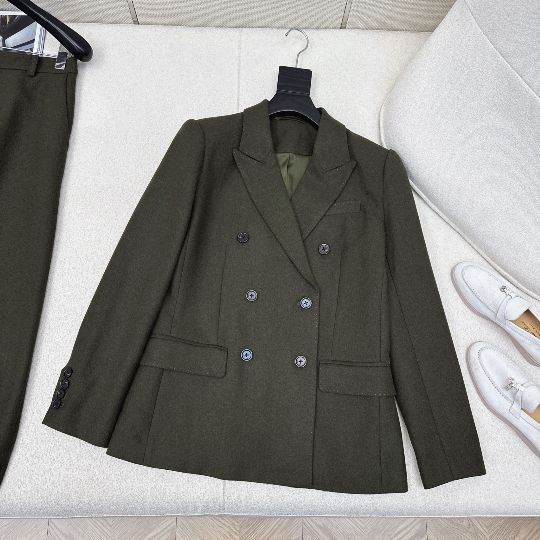 高奢老钱风穿搭 lp🆕 25Ss———秋冬最新款高级马术风羊毛昵西装外套🖤独家定制苔藓绿 进口羊毛混纺面