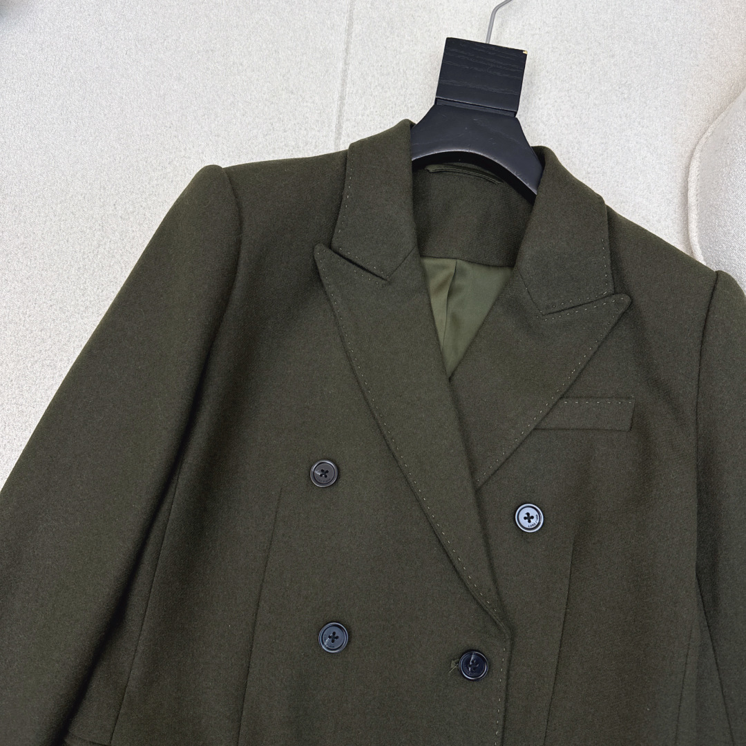 高奢老钱风穿搭 lp🆕 25Ss———秋冬最新款高级马术风羊毛昵西装外套🖤独家定制苔藓绿 进口羊毛混纺面