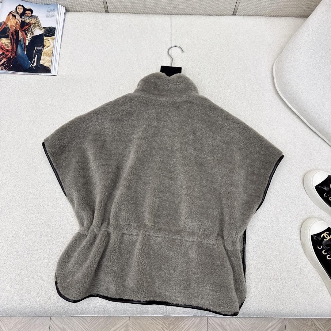 特价🉐️ ❗️现货齐码❗️不退不换❗️独家款～ Bc 25Ss————秋冬最新款泰迪毛绒马甲外套 🩶秋冬