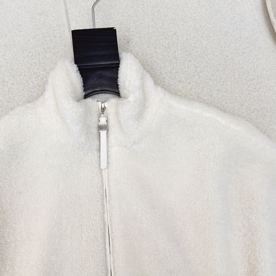 特价🉐️ ❗️现货齐码❗️不退不换❗️独家款～ Bc 25Ss————秋冬最新款泰迪毛绒马甲外套 🩶秋冬