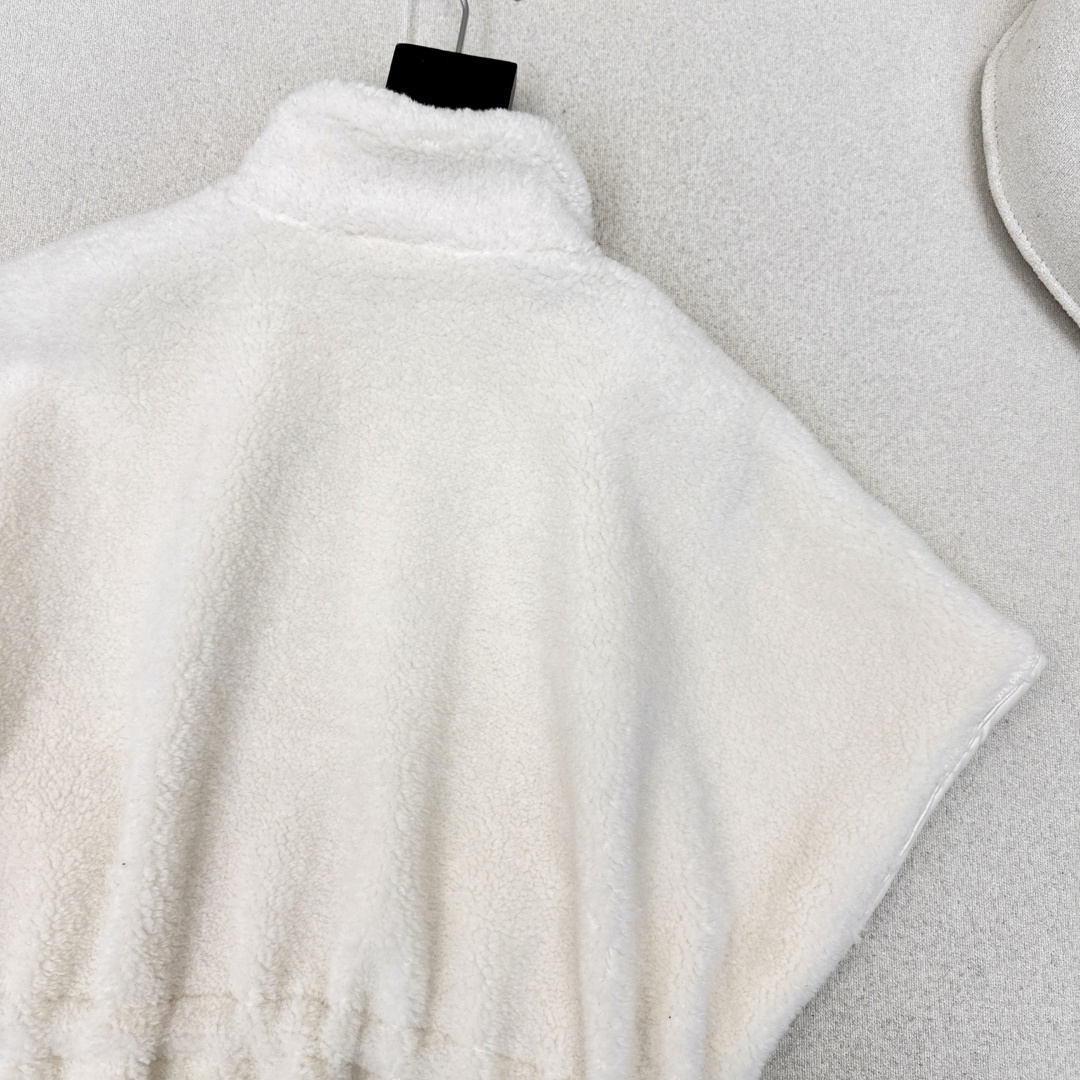 特价🉐️ ❗️现货齐码❗️不退不换❗️独家款～ Bc 25Ss————秋冬最新款泰迪毛绒马甲外套 🩶秋冬